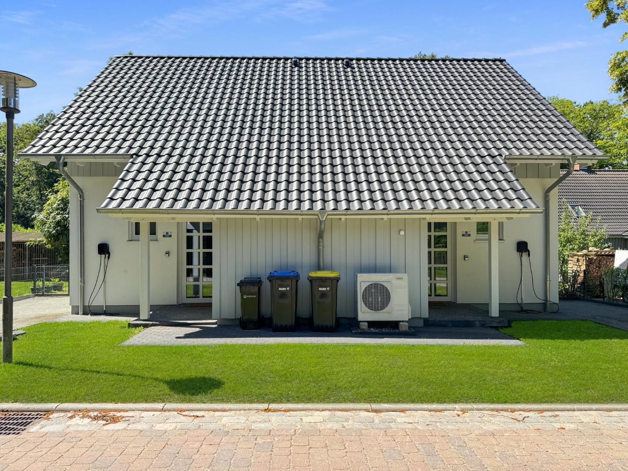 Cblue: Seeblick, Kamin, Wallbox, Natur Bentwisch Екстер'єр фото